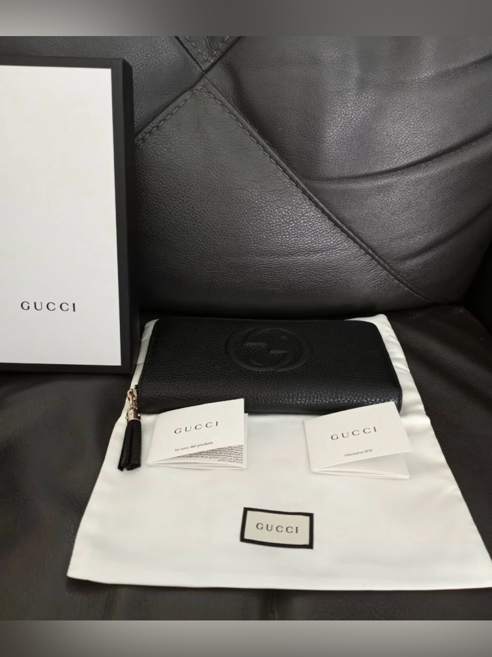 Gucci Black Pebbled Leather Zip Card Wallet with Gold Hardware - Picture 4 of 6
